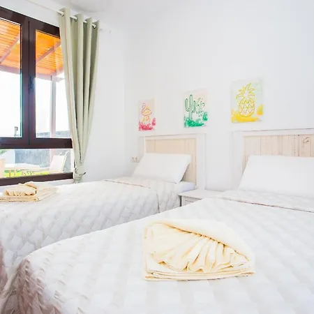 Impeccable Modern 2-bed - Casa Michelle
