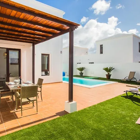 Impeccable Modern 2-bed - Casa Michelle Villa *