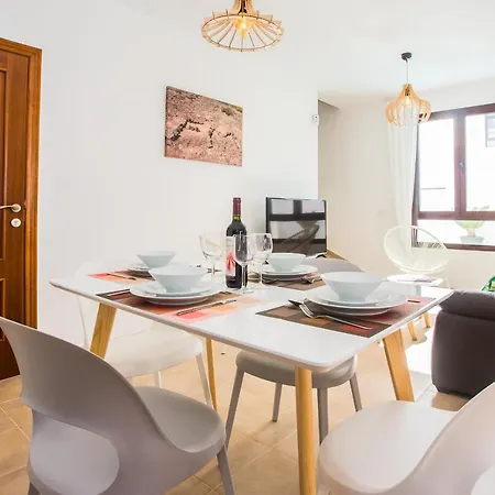 Impeccable Modern 2-bed - Casa Michelle Playa Blanca (Lanzarote)
